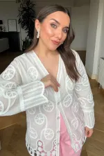 Kroşe Nakışlı V Yaka Kadın Gömlek