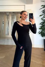 Asimetrik Yaka Uzun Kollu Bluz