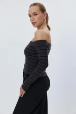 Kayık Yaka Çizgili Triko Kadın Kazak