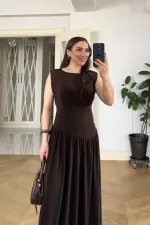 Büzgü Detaylı Sıfır Kol Uzun Elbise