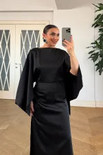 Kayık Yaka Kol Detaylı Saten Elbise