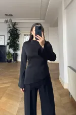 Dik Yaka Dantel Detaylı Asimetrik Bluz