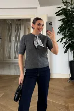 Kısa Kollu Fularlı Triko Kazak