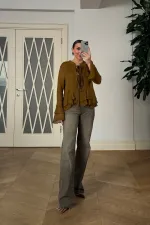 Bağcık Detaylı Fırfırlı Uzun Kollu Bluz