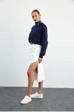 Asimetrik Yırtmaç Detaylı Midi Kot Etek