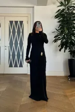 Toka Detaylı Büzgülü Uzun Kollu Elbise