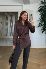 Kruvaze Yaka Tokalı Uzun Kollu Saten Bluz