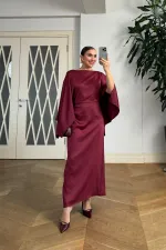 Kayık Yaka Kol Detaylı Saten Elbise