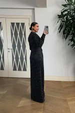 Robe longue à pois et col en V