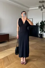 V Yaka Toka Detaylı Midi Elbise