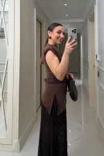 Vatkalı Asimetrik Sıfır Kol Bluz