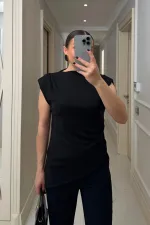 Vatkalı Asimetrik Sıfır Kol Bluz