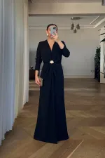 V Yaka Toka Detaylı Uzun Kollu Elbise