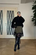 Mini-jupe en satin et dentelle