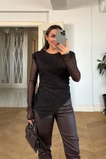 Vatkalı Büzgü Detaylı Tül Bluz