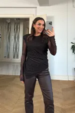 Vatkalı Büzgü Detaylı Tül Bluz