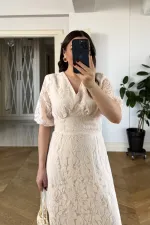 V Yaka Dantel Desenli Midi Elbise