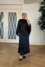 Kayık Yaka Kol Detaylı Saten Elbise
