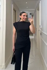 Vatkalı Asimetrik Sıfır Kol Bluz