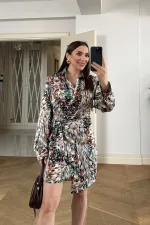 Kruvaze Bağlamalı Desenli Saten Midi Elbise