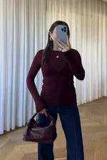 Kayık Yaka Uzun Kollu Tişört