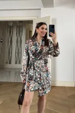 Kruvaze Bağlamalı Desenli Saten Midi Elbise