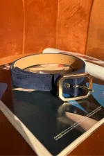 Ceinture femme en daim avec boucle dorée