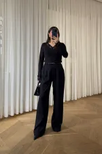 V Yaka Dantel Detaylı Bluz