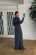 V Yaka Toka Detaylı Uzun Kollu Elbise