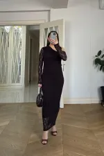 Robe midi en dentelle à encolure asymétrique