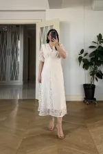 V Yaka Dantel Desenli Midi Elbise