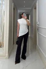 Vatkalı Asimetrik Sıfır Kol Bluz