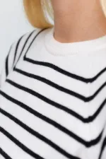Bisiklet Yaka Kısa Kollu Çizgili Triko Bluz