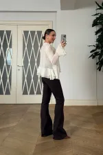 Bağcık Detaylı Fırfırlı Uzun Kollu Bluz