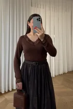 V Yaka Dantel Detaylı Bluz