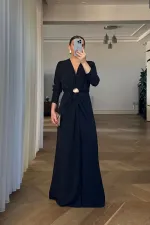 V Yaka Toka Detaylı Uzun Kollu Elbise