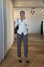 Kruvaze Yaka Toka Detaylı Bluz