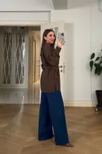 Chemisier cache-cœur à manches longues avec ceinture