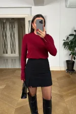 Mini-jupe courte avec détail fendu