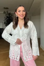 Kroşe Nakışlı V Yaka Kadın Gömlek