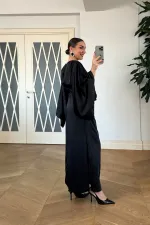 Kayık Yaka Kol Detaylı Saten Elbise