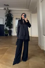 Hakim Yaka Dantel Detaylı Uzun Kollu Bluz