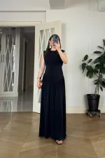 Büzgü Detaylı Sıfır Kol Uzun Elbise