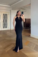 Halter Yaka Aksesuar Detaylı Uzun Elbise Halter Yaka Aksesuar Detaylı Uzun Elbise