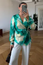 Kruvaze bağlamalı Desenli Bluz