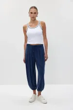 U Yaka Biyeli Kadın Atlet