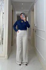 Broş Detaylı Uzun Kollu Saten Bluz