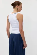 U Yaka Biyeli Kadın Atlet