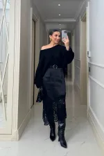 Jupe asymétrique en satin avec détails en dentelle