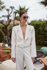 Veste blazer courte à épaulettes pour femme